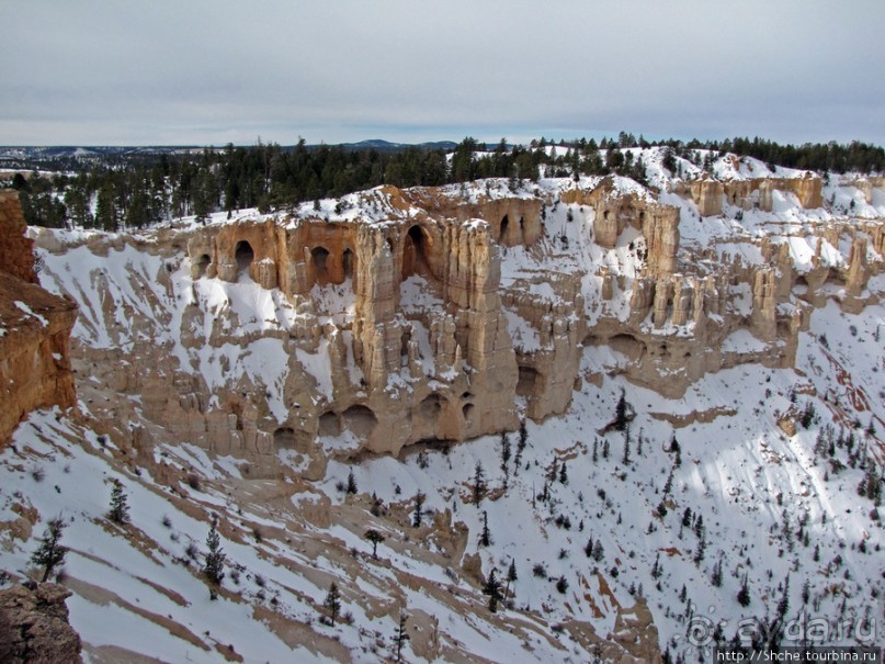 Точка Брайс (Brice Point) и Гроты (Grottos)