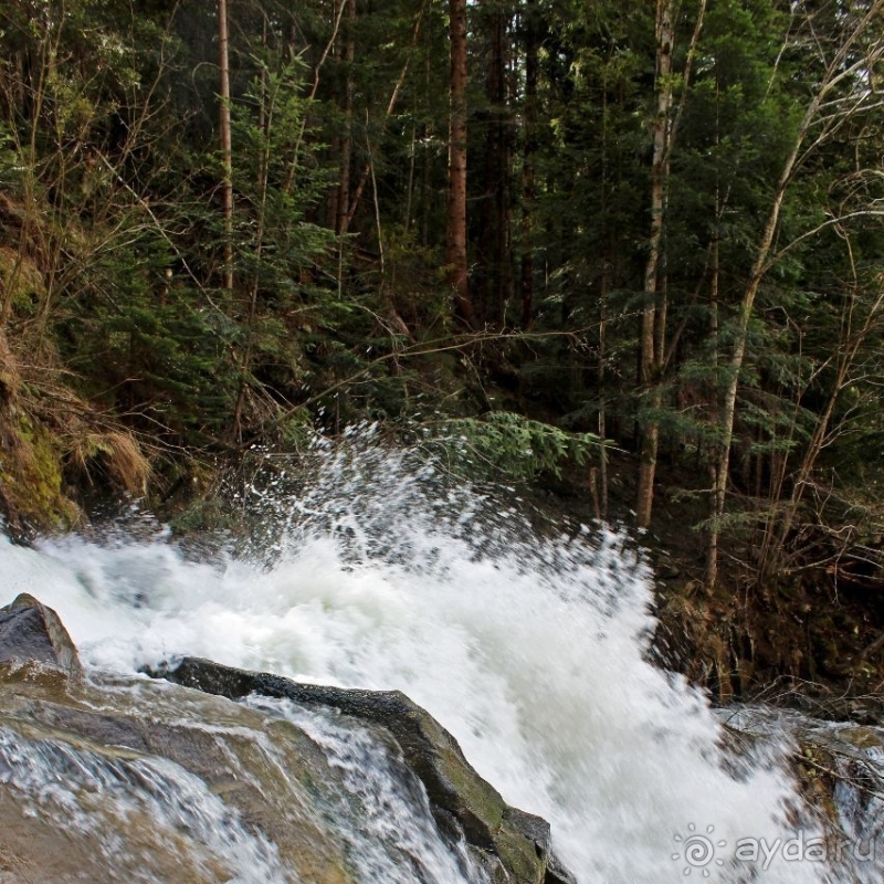 Каменка — семиметровый водопад на разломе горного хребта