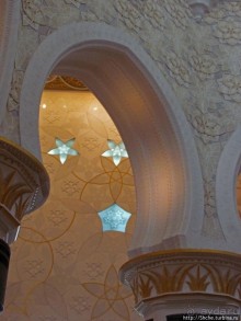 Внутри "малахитовой шкатулки"... Несравненно. Совершенно