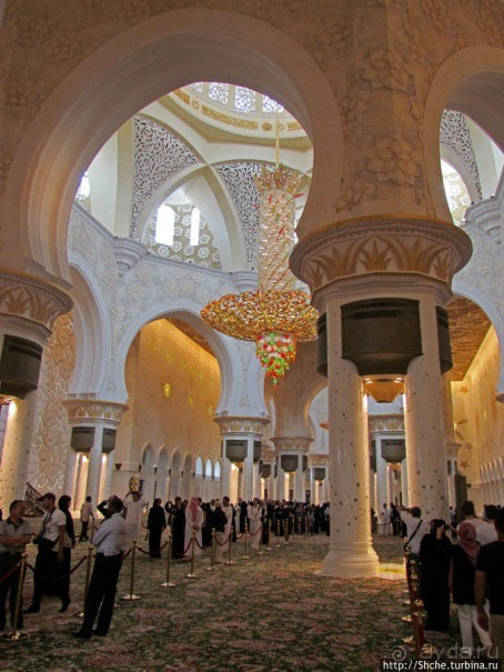 Внутри "малахитовой шкатулки"... Несравненно. Совершенно