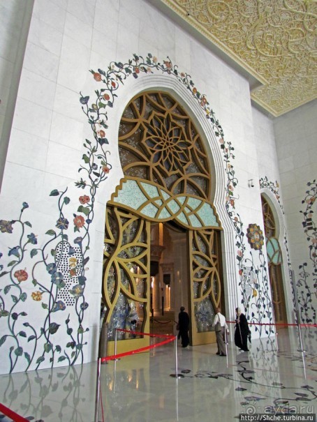 Внутри "малахитовой шкатулки"... Несравненно. Совершенно