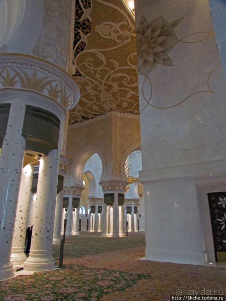 Внутри "малахитовой шкатулки"... Несравненно. Совершенно