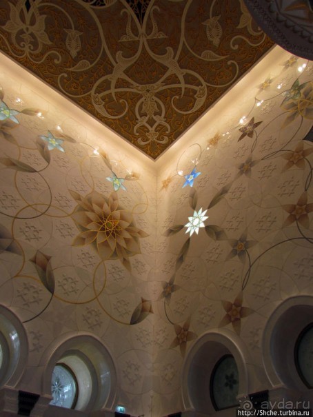 Внутри "малахитовой шкатулки"... Несравненно. Совершенно