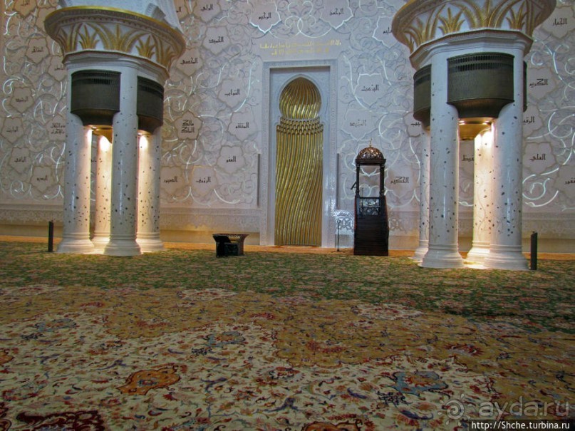 Внутри "малахитовой шкатулки"... Несравненно. Совершенно