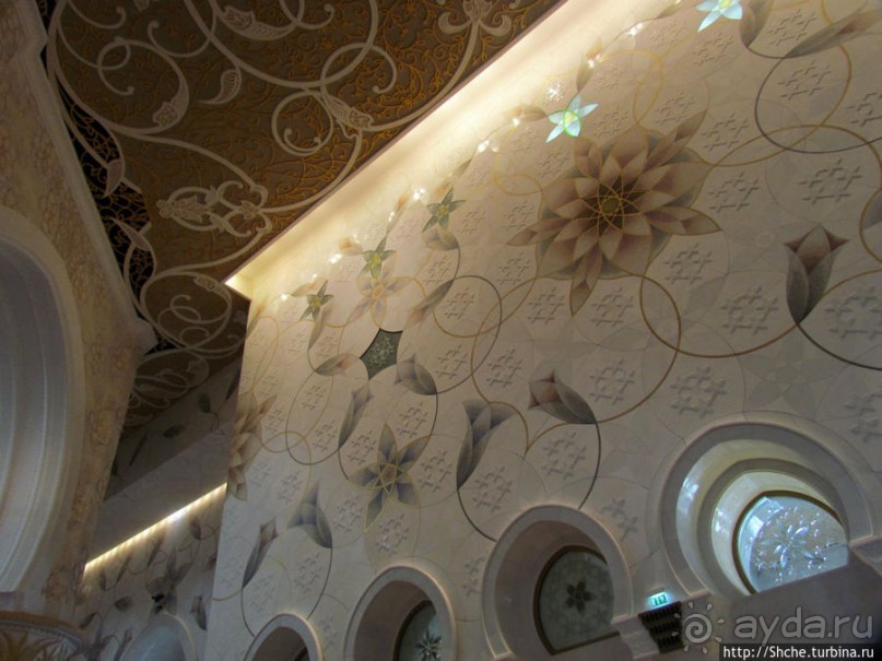 Внутри "малахитовой шкатулки"... Несравненно. Совершенно