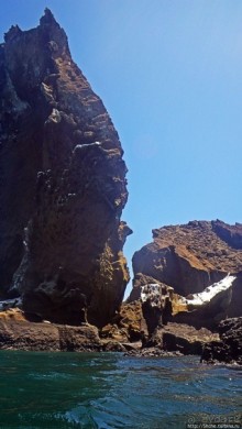 Альбом отзыва "Сноклинг вокруг Pinnacle Rock (ноготь Бартоломе): акула и др"