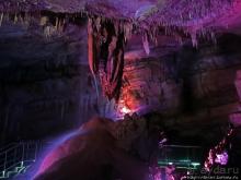 Пещера Сатаплия — цветовая вариативность и мини-водопад