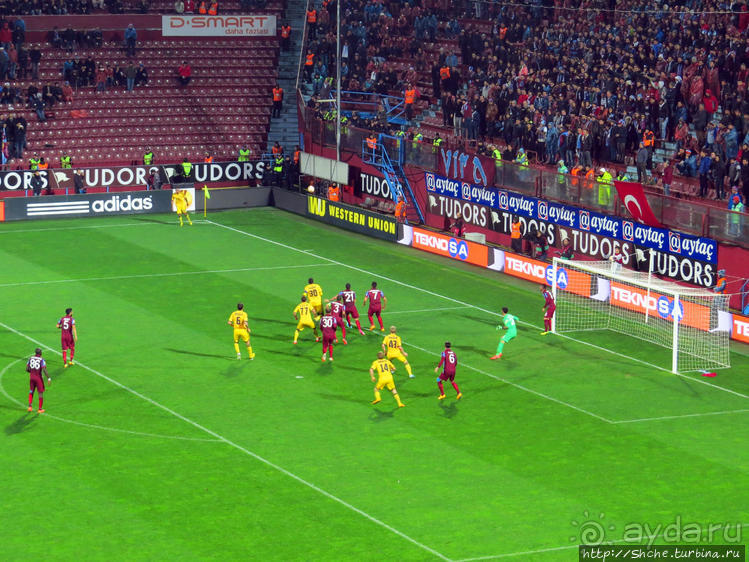 И один на трибуне воин