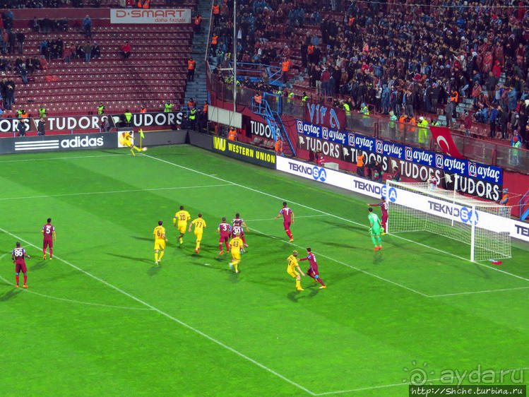 И один на трибуне воин