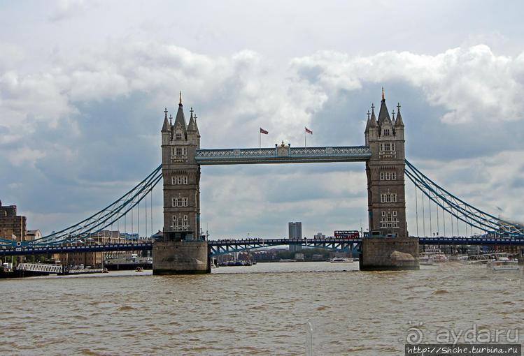 Вдребезги... под Тауэрский мост