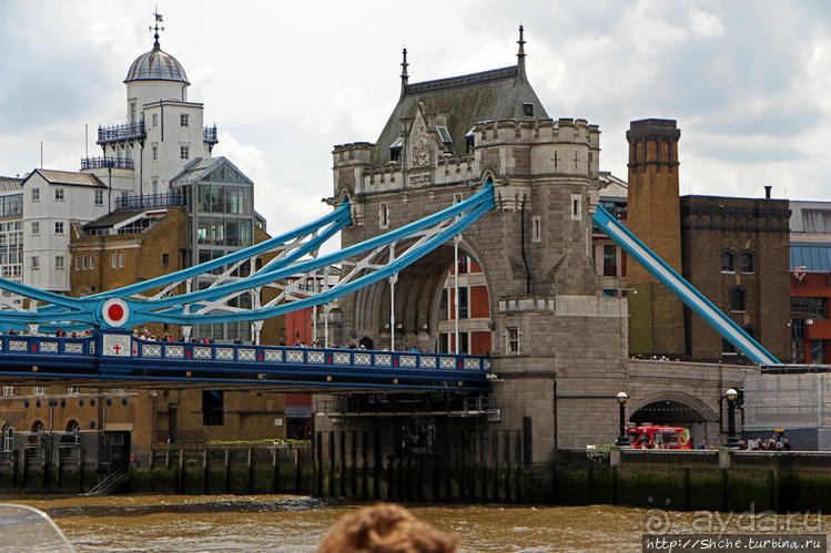 Вдребезги... под Тауэрский мост