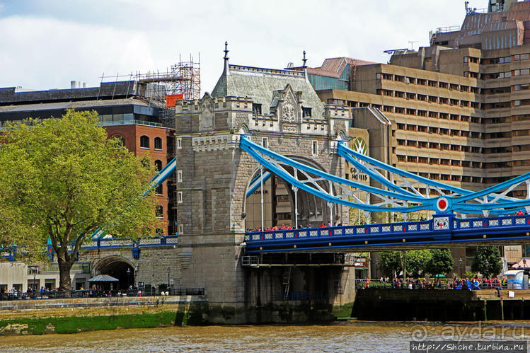 Вдребезги... под Тауэрский мост