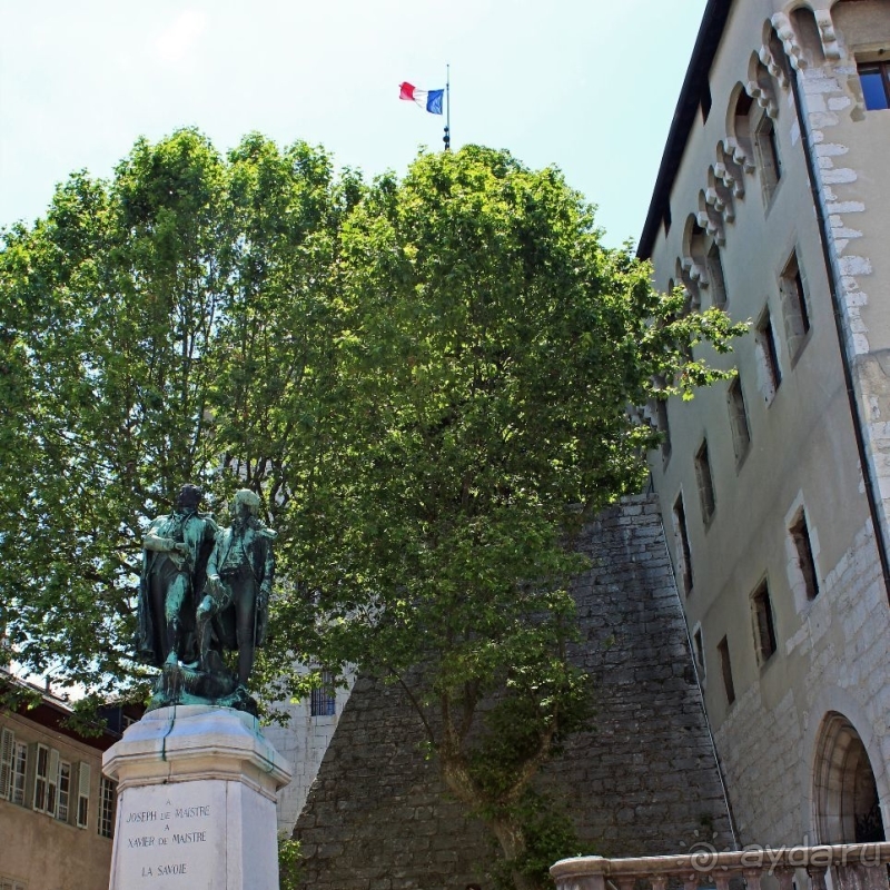 Альбом истории "Короткое знакомство с Шамбери — столицей французской Савойи"