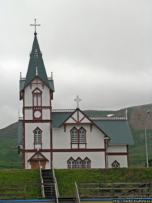 Город-порт Хусавик. Хотите смотреть китов? Вам сюда