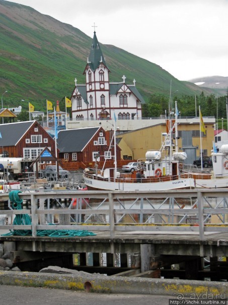 Город-порт Хусавик. Хотите смотреть китов? Вам сюда
