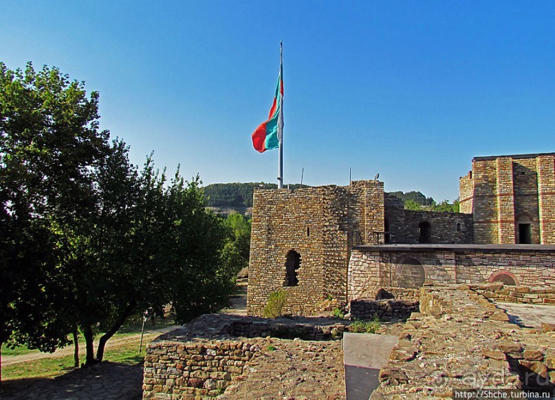 Прогулка по средневековой болгарской крепости "Царевец"