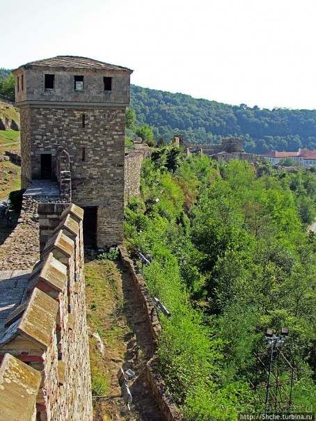 Прогулка по средневековой болгарской крепости "Царевец"