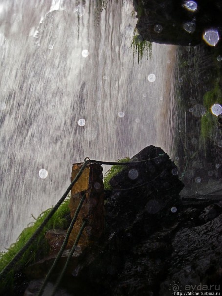 В брюхе у "жабы" ... (под струями водопада Сапо)