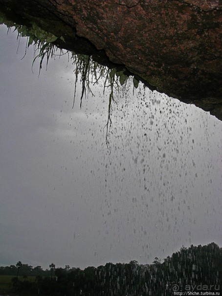 В брюхе у "жабы" ... (под струями водопада Сапо)