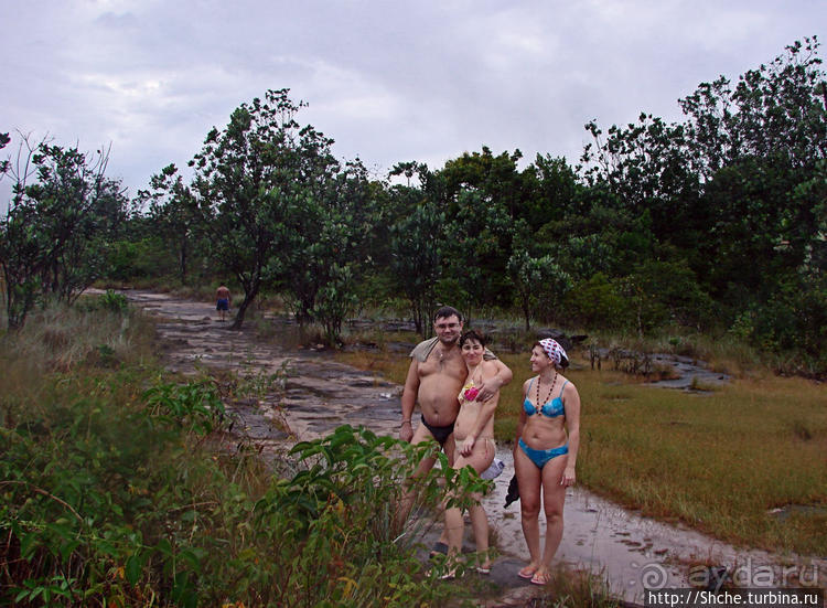 В брюхе у "жабы" ... (под струями водопада Сапо)