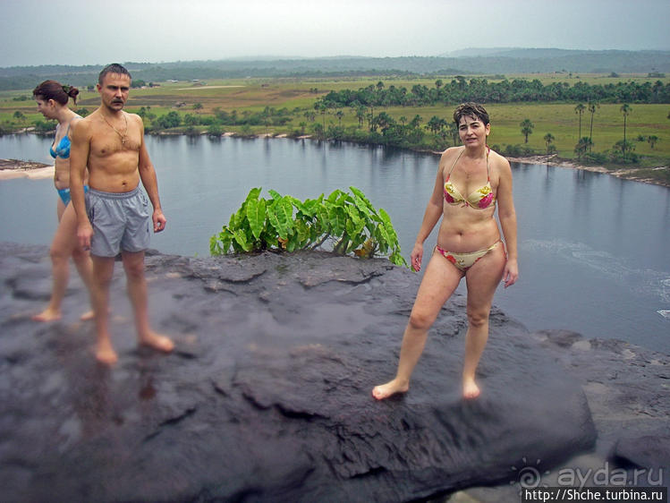 В брюхе у "жабы" ... (под струями водопада Сапо)