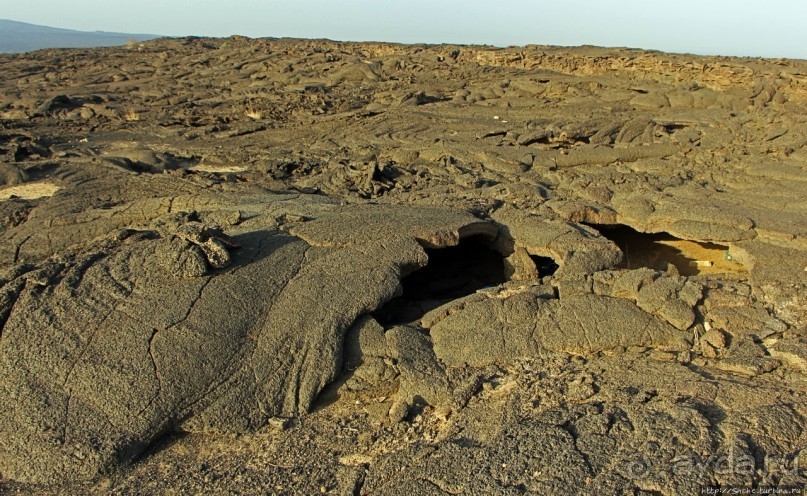 Эрта Але — врата Ада (черный вход) Эрта Але — врата Ада (черный вход)