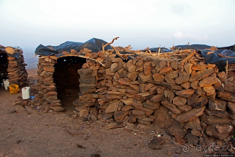 Эрта Але — врата Ада (черный вход) Эрта Але — врата Ада (черный вход)