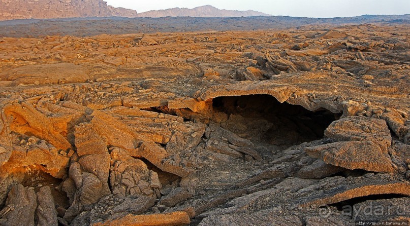 Эрта Але — врата Ада (черный вход) Эрта Але — врата Ада (черный вход)