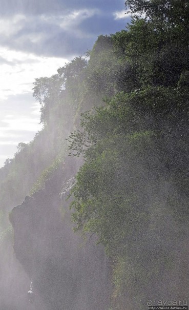 Как Нил в шестиметровую щель протиснулся Как Нил в шестиметровую щель протиснулся