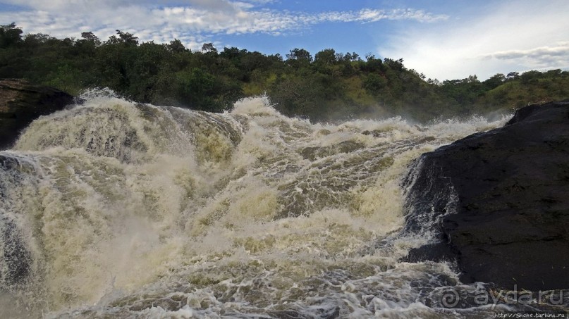 Как Нил в шестиметровую щель протиснулся Как Нил в шестиметровую щель протиснулся