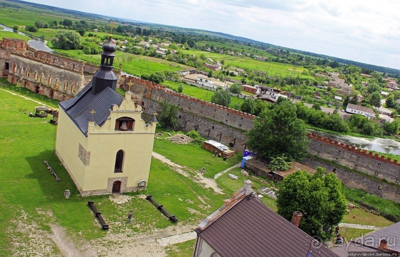 Замок меж двух Бугов