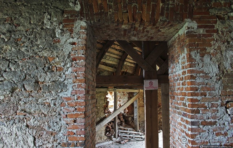 Замок меж двух Бугов