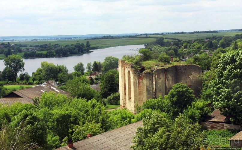 Замок меж двух Бугов