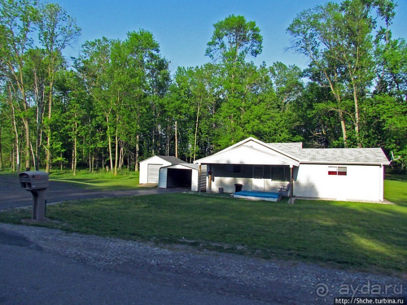 Иллюзия: " Живописная дорога вдоль озера Гурон"