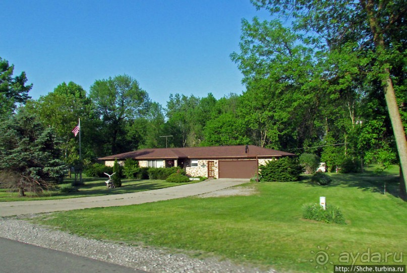 Иллюзия: " Живописная дорога вдоль озера Гурон"