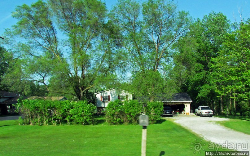 Иллюзия: " Живописная дорога вдоль озера Гурон"