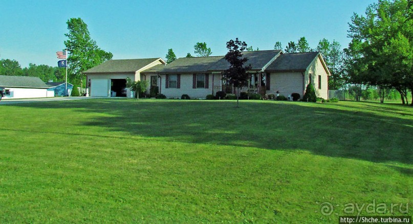 Иллюзия: " Живописная дорога вдоль озера Гурон"