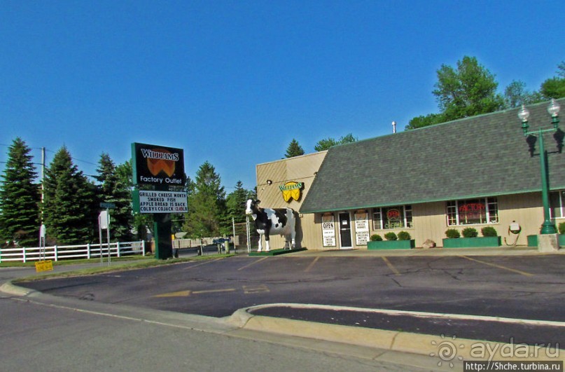 Иллюзия: " Живописная дорога вдоль озера Гурон"