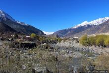 Джомсом — здесь все начинается (ворота Мустанга)