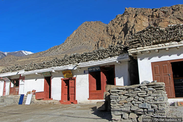 Джомсом — здесь все начинается (ворота Мустанга) Джомсом — здесь все начинается (ворота Мустанга)