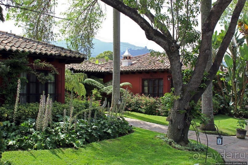 Шикарный пятизвездочный отель в колониальном стиле