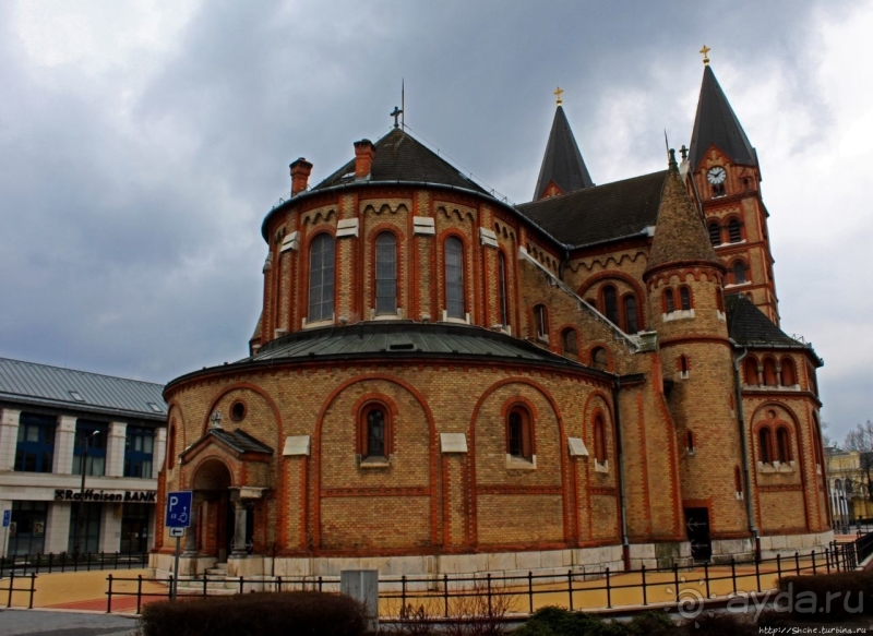 "Стильный" католический собор Ньиредьхазы