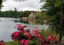 Ганга Талао — священное кратерное озеро с храмом Шивы