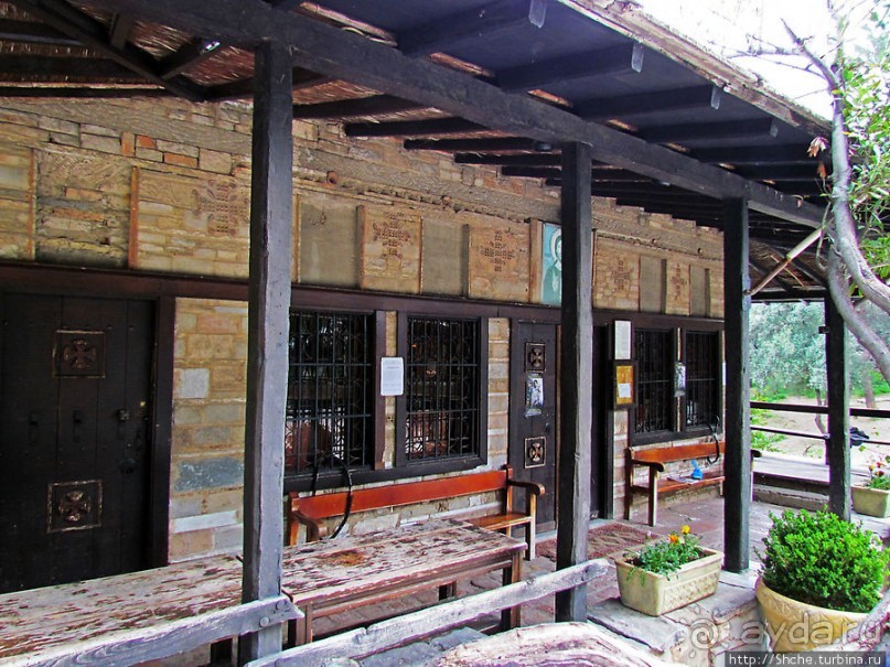 Альбом отзыва "Агиа Димитриос Лумбардиарис — чистая духовность без пафоса"