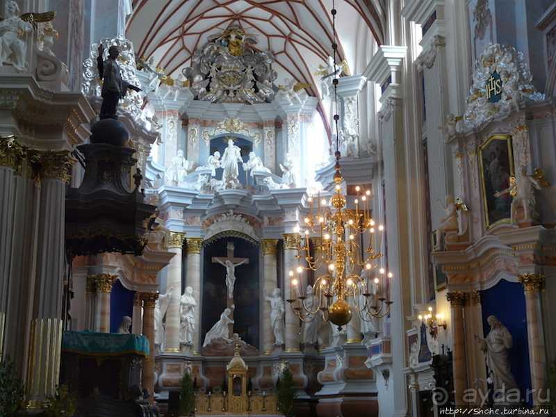 Собор Святого Михаила Архангела в центре Каунаса