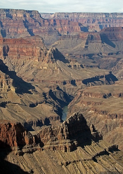 Гранд — потому что ну очень большой