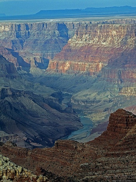 Гранд — потому что ну очень большой