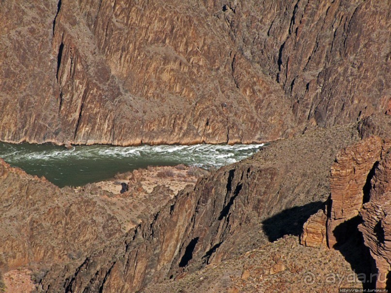 Гранд — потому что ну очень большой