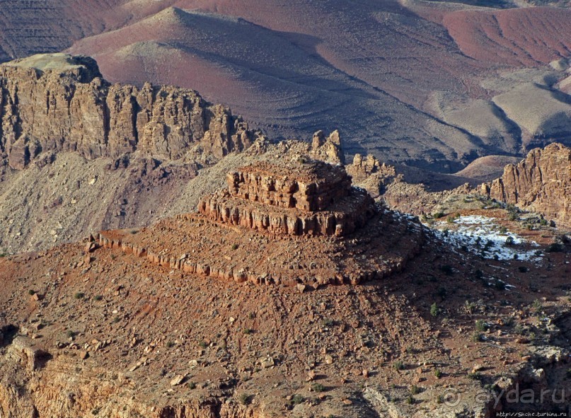 Гранд — потому что ну очень большой