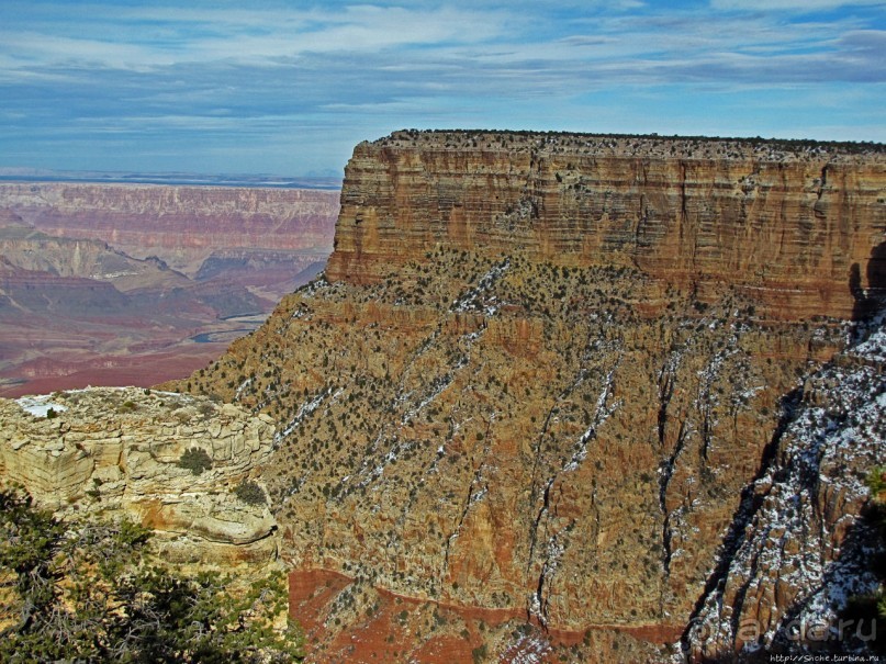 Гранд — потому что ну очень большой